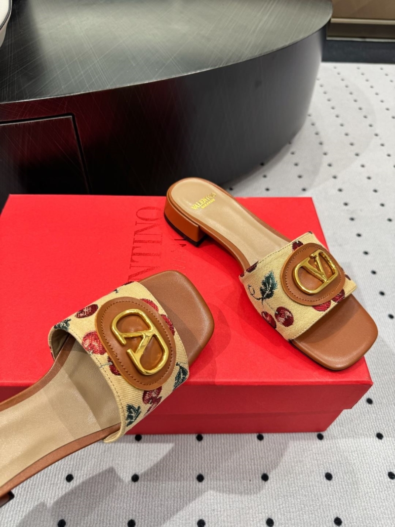 Va1e*ntin0 slippers